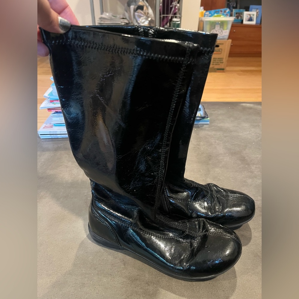 Girls patent leather fall boots!